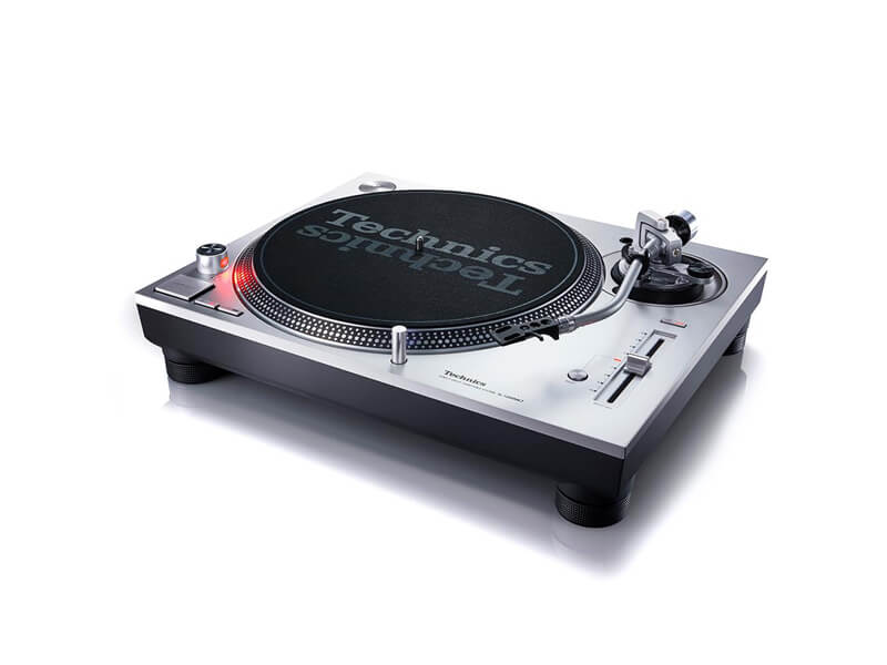Technics Проигрыватель пластинок SL-1200MK7EG, серебро